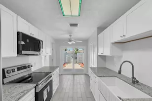295 Boca Ciega Point Blvd N, Saint Petersburg, FL 33708 - Photo 11