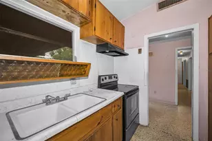 509 Broxburn Ave, Tampa, FL 33617 - Photo 17