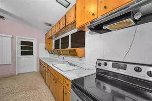 509 Broxburn Ave, Tampa, FL 33617 - Photo 13
