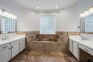 18115 Regents Square Dr, Tampa, FL 33647 - Photo 37