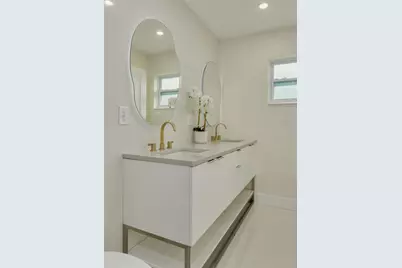 2065 Envoy Court, Clearwater, FL 33764 - Photo 17