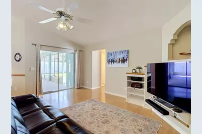 28726 Creekwood Drive, Wesley Chapel, FL 33545 - Photo 9
