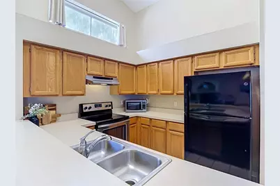 28726 Creekwood Drive, Wesley Chapel, FL 33545 - Photo 3