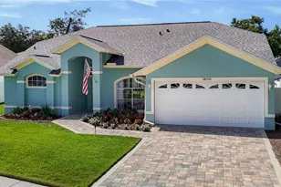 28726 Creekwood Dr, Wesley Chapel, FL 33545 - Photo 1