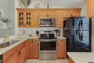 12223 Sun Vista Ct E, Treasure Island, FL 33706 - Photo 9