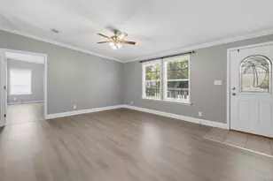 2516 Mobilaire Dr, Lutz, FL 33559 - Photo 3