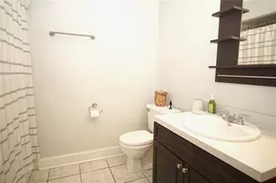 7807 Amberlea Ct, Tampa, FL 33637 - Photo 9