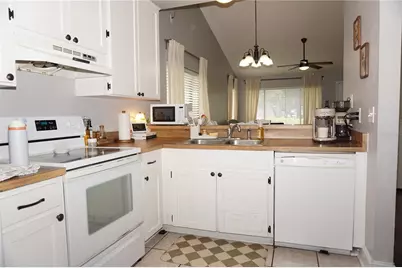 7807 Amberlea Court #7807, Tampa, FL 33637 - Photo 5