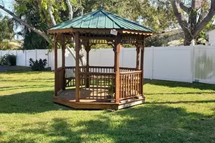 5925 Terrace Park Dr N, Saint Petersburg, FL 33709 - Photo 21
