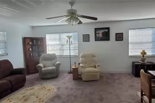 5925 Terrace Park Dr N, Saint Petersburg, FL 33709 - Photo 11