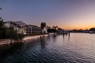 1985 Michigan Ave NE, Saint Petersburg, FL 33703 - Photo 5
