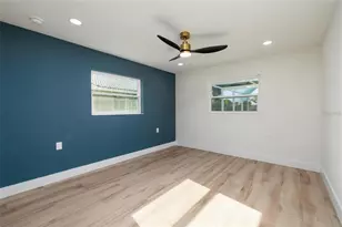 1985 Michigan Ave NE, Saint Petersburg, FL 33703 - Photo 17