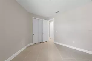 27108 Clam Shell Ct, Englewood, FL 34223 - Photo 5