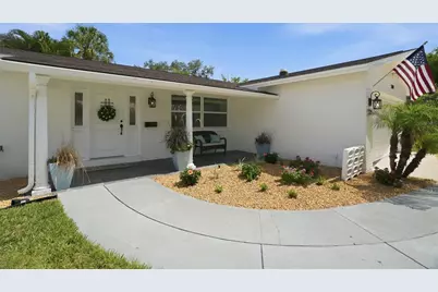 1819 Maryland Avenue NE, Saint Petersburg, FL 33703 - Photo 3