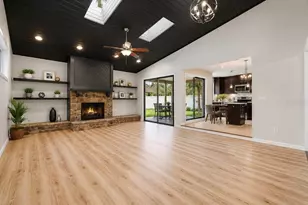 10906 Autumn Oak Pl, Tampa, FL 33618 - Photo 5