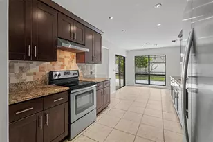 10906 Autumn Oak Pl, Tampa, FL 33618 - Photo 11