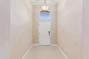 2304 Oakley Green Dr, Sun City Center, FL 33573 - Photo 9