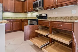 2304 Oakley Green Dr, Sun City Center, FL 33573 - Photo 35