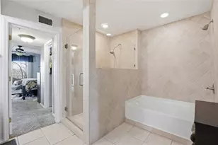 2400 Feather Sound Dr, Clearwater, FL 33762 - Photo 31