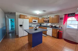 9272 51st St N, Pinellas Park, FL 33782 - Photo 3