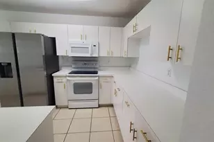 4176 Brentwood Park Cir, Tampa, FL 33624 - Photo 3
