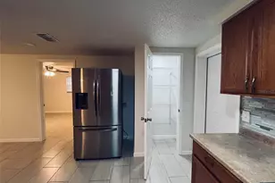 5323 Satsuma Dr, Zephyrhills, FL 33542 - Photo 15