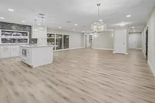 728 Spanish Main Dr, Apollo Beach, FL 33572 - Photo 5