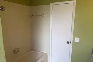 7131 Hollowell Dr, Tampa, FL 33634 - Photo 13