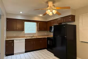 39648 Meadowood Loop, Zephyrhills, FL 33542 - Photo 9