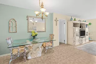 5108 Brittany Dr S, Saint Petersburg, FL 33715 - Photo 11