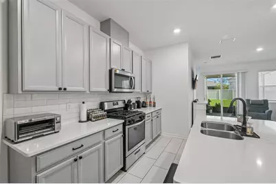 5518 Los Robles Court, Palmetto, FL 34221 - Photo 7