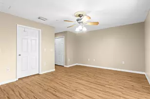 2412 Middleton Grove Dr, Brandon, FL 33511 - Photo 15