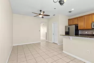 2412 Middleton Grove Dr, Brandon, FL 33511 - Photo 9