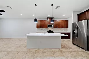 18924 Ulmus St, Lutz, FL 33558 - Photo 7