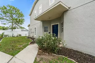 12948 Kings Crossing Dr, Gibsonton, FL 33534 - Photo 1