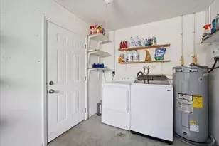 1404 Seton Hall Dr, Sun City Center, FL 33573 - Photo 9