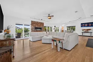 113 7th St E, Saint Petersburg, FL 33715 - Photo 3