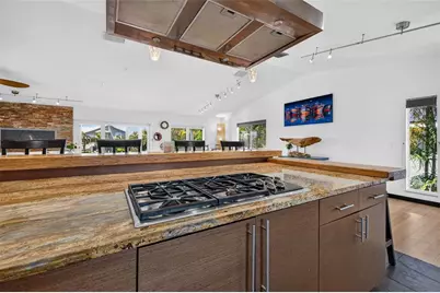 113 7th Street E, Saint Petersburg, FL 33715 - Photo 17
