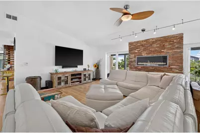 113 7th Street E, Saint Petersburg, FL 33715 - Photo 13