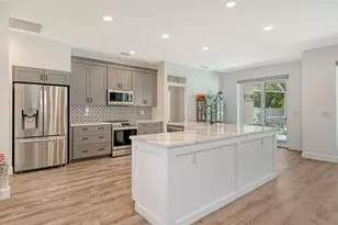 5101 Sunnydale Cir N, Sarasota, FL 34233 - Photo 3