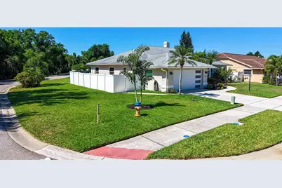 5101 Sunnydale Circle N, Sarasota, FL 34233 - Photo 47