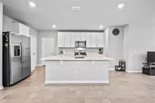 3361 Fresno Pl, Zephyrhills, FL 33541 - Photo 13