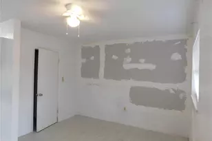 1402 Maluhia Dr, Tampa, FL 33612 - Photo 23