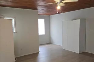 1402 Maluhia Dr, Tampa, FL 33612 - Photo 9