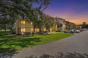 13405 Arbor Pointe Cir, Tampa, FL 33617 - Photo 3