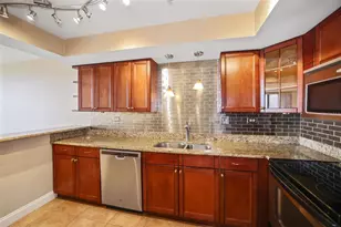 450 Treasure Island Causeway, Treasure Island, FL 33706 - Photo 11