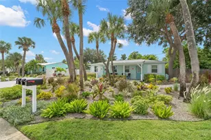 6502 Gulf Winds Dr, Saint Pete Beach, FL 33706 - Photo 3