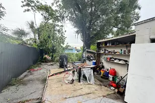 1011 E 108th Ave, Tampa, FL 33612 - Photo 5