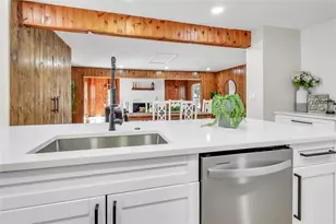 16123 E Lake Burrell Dr, Lutz, FL 33549 - Photo 15