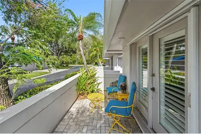 1683 Watermark Circle NE, Saint Petersburg, FL 33702 - Photo 3